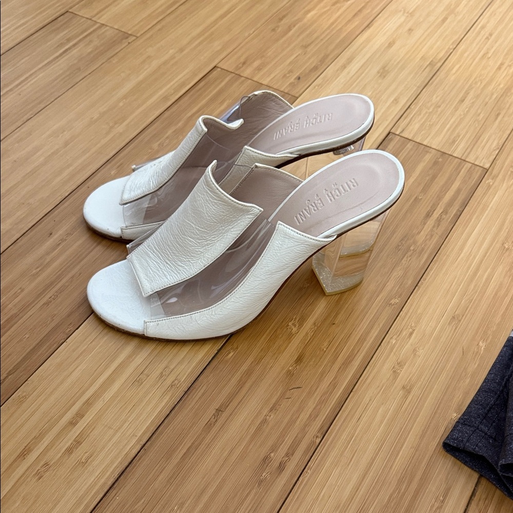 Zara White Textured Heeled Mules